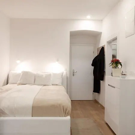 Gea Tour As Apartment
